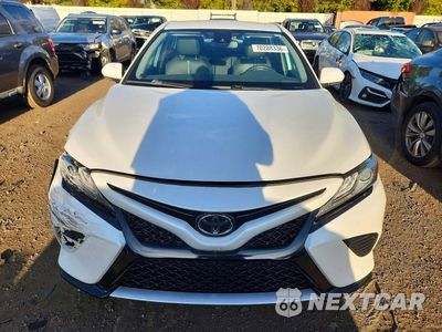 Piąte zdjęcie samochodu w środku: 2019 TOYOTA CAMRY XSE VIN:4T1B61HK9KU704109 - miniatura