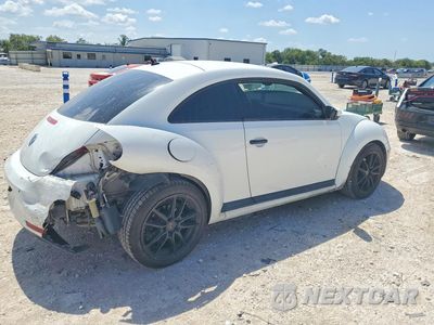Trzecie zdjęcie samochodu z tyłu: 2017 VOLKSWAGEN BEETLE DUNE VIN:3VWF17AT7HM624845 - miniatura