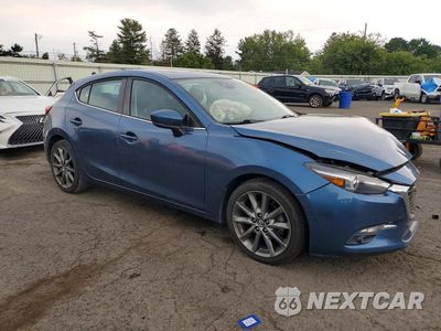 Czwarte zdjęcie samochodu z boku: 2018 MAZDA 3 GRAND TOURING VIN:3MZBN1M30JM265324 - miniatura