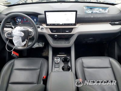 Zdjęcie 8 z 14 samochodu: 2025 FORD EXPLORER ACTIVE VIN:1FMUK8DH8SGD03429 - miniatura