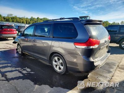 Drugie zdjęcie samochodu z przodu: 2013 TOYOTA SIENNA LE VIN:5TDKK3DC8DS358233 - miniatura