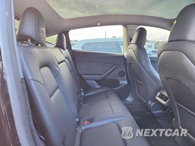 Zdjęcie 10 z 12 samochodu: 2025 TESLA MODEL Y VIN:7SAYGDEE2SF291800 - miniatura