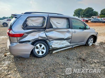 Trzecie zdjęcie samochodu z tyłu: 2016 TOYOTA SIENNA LE VIN:5TDKK3DC9GS714712 - miniatura