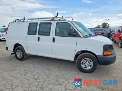 Czwarte zdjęcie samochodu z boku: 2013 CHEVROLET EXPRESS G2500 VIN:1GCWGFCB1D1902193 - miniatura