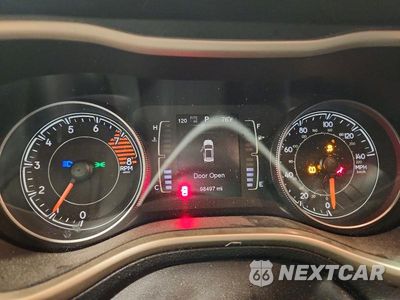 Zdjęcie 9 z 14 samochodu: 2016 JEEP CHEROKEE SPORT VIN:1C4PJMAS5GW231115 - miniatura