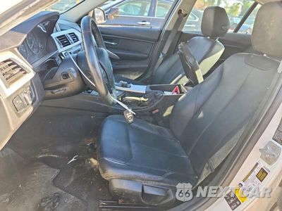 Zdjęcie 7 z 12 samochodu: 2016 BMW 320 XI VIN:WBA8E5G56GNU21587 - miniatura