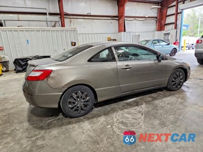 Trzecie zdjęcie samochodu z tyłu: 2007 HONDA CIVIC LX VIN:2HGFG12647H558499 - miniatura