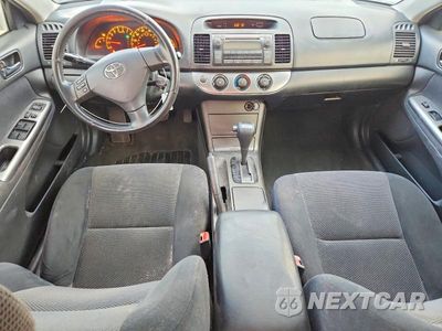 Zdjęcie 8 z 12 samochodu: 2005 TOYOTA CAMRY SE VIN:4T1BE32K85U552996 - miniatura