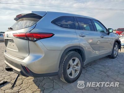 Trzecie zdjęcie samochodu z tyłu: 2020 TOYOTA HIGHLANDER LE VIN:5TDZZRAHXLS503588 - miniatura