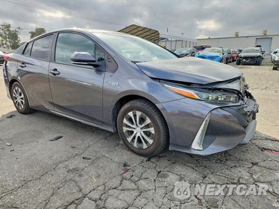 Czwarte zdjęcie samochodu z boku: 2021 TOYOTA PRIUS PRIME LE VIN:JTDKAMFP1M3192924 - miniatura