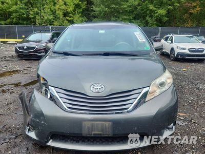 Piąte zdjęcie samochodu w środku: 2013 TOYOTA SIENNA XLE 8-PASSENGER VIN:5TDYK3DC7DS382727 - miniatura