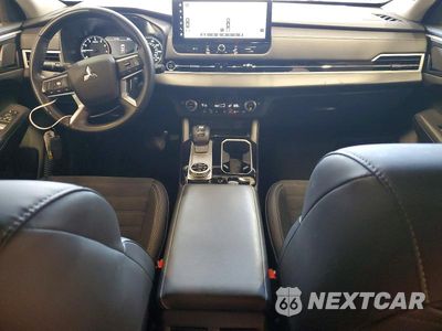 Zdjęcie 8 z 13 samochodu: 2025 MITSUBISHI OUTLANDER SE VIN:JA4J4VA8XSZ035227 - miniatura