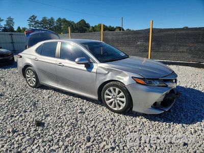 Czwarte zdjęcie samochodu z boku: 2019 TOYOTA CAMRY LE VIN:4T1B11HK2KU713023 - miniatura