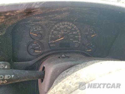 Zdjęcie 9 z 13 samochodu: 2006 CHEVROLET EXPRESS G1500 DELIVERY VAN VIN:1GCFH15T361121524 - miniatura