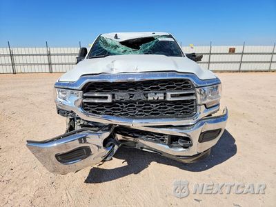 Piąte zdjęcie samochodu w środku: 2024 RAM 2500 TRADESMAN VIN:3C6UR5HLXRG151527 - miniatura