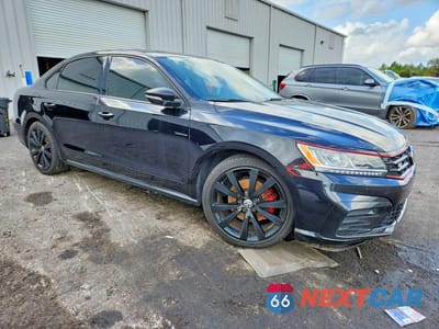 Czwarte zdjęcie samochodu z boku: 2018 VOLKSWAGEN PASSAT GT VIN:1VWJM7A34JC050830 - miniatura
