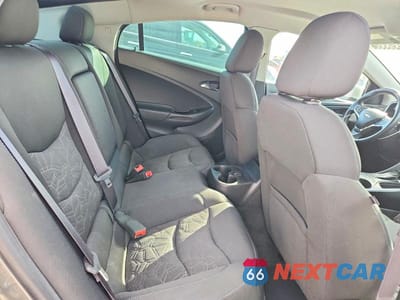 Zdjęcie 10 z 12 samochodu: 2017 CHEVROLET VOLT LT VIN:1G1RA6S54HU107713 - miniatura