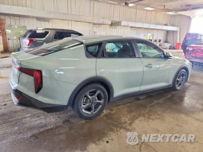 Trzecie zdjęcie samochodu z tyłu: 2026 KIA K4 LXS VIN:3KPFT4DE3TE253811 - miniatura