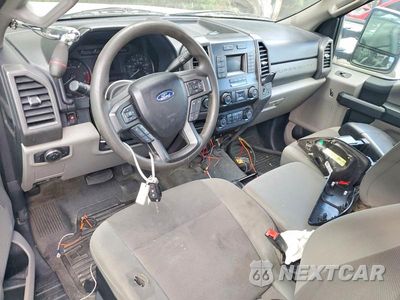 Zdjęcie 8 z 13 samochodu: 2020 FORD F550 SUPER DUTY VIN:1FDUF5HN1LEE10418 - miniatura