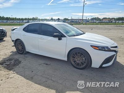 Czwarte zdjęcie samochodu z boku: 2023 TOYOTA CAMRY SE NIGHTSHADE VIN:4T1G11AK2PU096388 - miniatura