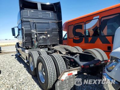 Drugie zdjęcie samochodu z przodu: 2015 VOLVO VNL - SEMI TRUCK VIN:4V4N99EH2FN910859 - miniatura