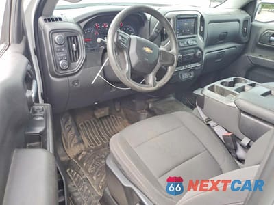 Zdjęcie 8 z 12 samochodu: 2021 CHEVROLET SILVERADO K1500 VIN:3GCNYAEH5MG184341 - miniatura