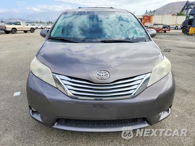 Piąte zdjęcie samochodu w środku: 2011 TOYOTA SIENNA LIMITED VIN:5TDDK3DC4BS003985 - miniatura