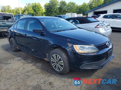 Czwarte zdjęcie samochodu z boku: 2013 VOLKSWAGEN JETTA BASE VIN:3VW1K7AJ4DM265423 - miniatura