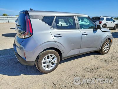 Trzecie zdjęcie samochodu z tyłu: 2025 KIA SOUL LX VIN:KNDJ23AU4S7966041 - miniatura