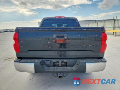 Zdjęcie 6 z 12 samochodu: 2017 TOYOTA TUNDRA CREWMAX SR5 VIN:5TFEM5F1XHX113545 - miniatura