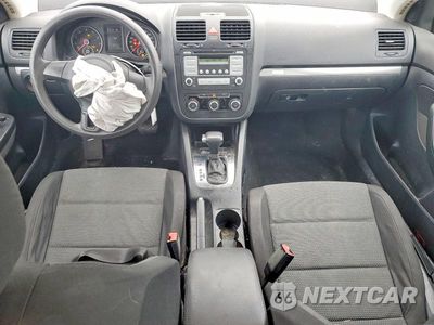 Zdjęcie 8 z 12 samochodu: 2010 VOLKSWAGEN JETTA S VIN:3VWJX7AJ9AM040217 - miniatura