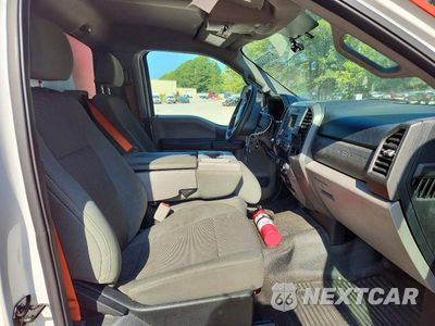 Zdjęcie 10 z 12 samochodu: 2017 FORD F550 SUPER DUTY BOX TRUCK VIN:1FDUF5GY8HED61169 - miniatura