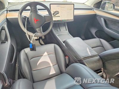 Zdjęcie 8 z 12 samochodu: 2025 TESLA MODEL Y VIN:7SAYGDEE0SA351005 - miniatura