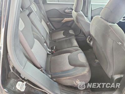 Zdjęcie 11 z 13 samochodu: 2018 JEEP CHEROKEE LATITUDE VIN:1C4PJMCX1JD546506 - miniatura