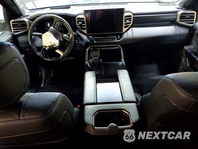 Zdjęcie 8 z 12 samochodu: 2026 TOYOTA TUNDRA PLATINUM VIN:5TFNA5DB1TX350454 - miniatura