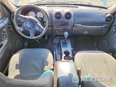 Zdjęcie 8 z 12 samochodu: 2004 JEEP LIBERTY SPORT VIN:1J4GL48K54W276934 - miniatura
