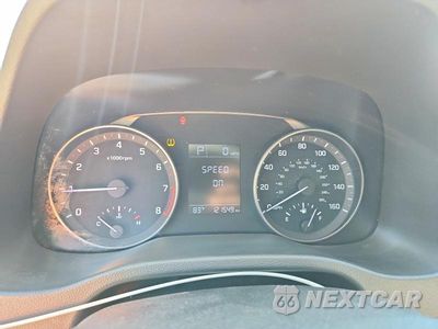 Zdjęcie 9 z 12 samochodu: 2017 HYUNDAI ELANTRA SE VIN:5NPD84LF5HH160469 - miniatura
