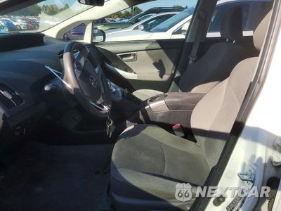 Zdjęcie 7 z 12 samochodu: 2012 TOYOTA PRIUS THREE VIN:JTDKN3DU6C1553873 - miniatura