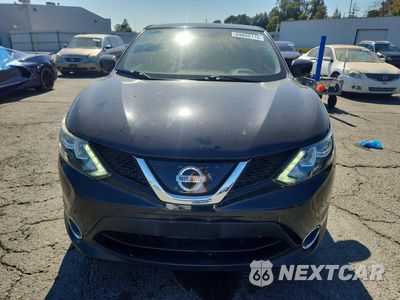 Piąte zdjęcie samochodu w środku: 2018 NISSAN ROGUE SPORT S VIN:JN1BJ1CP1JW190445 - miniatura