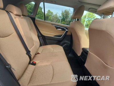 Zdjęcie 11 z 14 samochodu: 2024 TOYOTA RAV4 HYBRID XLE VIN:JTMRWRFV9RD262618 - miniatura