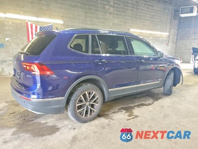 Trzecie zdjęcie samochodu z tyłu: 2021 VOLKSWAGEN TIGUAN SE VIN:3VV2B7AX1MM003226 - miniatura
