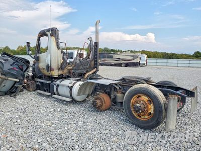 Drugie zdjęcie samochodu z przodu: 2014 FREIGHTLINER CASCADIA SEMI TRUCK VIN:3AKJGEDV0ESFS3088 - miniatura