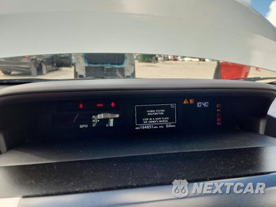 Zdjęcie 9 z 13 samochodu: 2016 TOYOTA PRIUS V FOUR VIN:JTDZN3EU9GJ051474 - miniatura