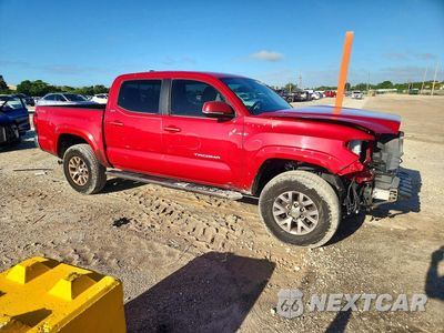 Czwarte zdjęcie samochodu z boku: 2018 TOYOTA TACOMA SR5 V6 VIN:3TMAZ5CN1JM072810 - miniatura