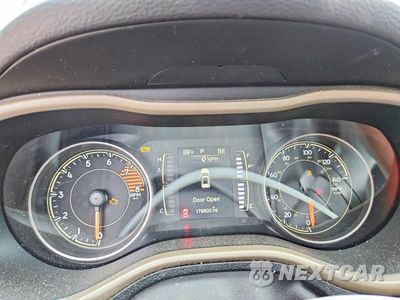 Zdjęcie 9 z 13 samochodu: 2017 JEEP CHEROKEE LATITUDE VIN:1C4PJMCS2HW600639 - miniatura