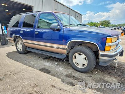 Czwarte zdjęcie samochodu z boku: 1998 CHEVROLET TAHOE K1500 VIN:1GNEK13R6WJ335810 - miniatura