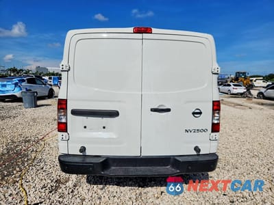 Zdjęcie 6 z 14 samochodu: 2021 NISSAN NV 2500 HD SV VIN:1N6BF0KY6MN809972 - miniatura