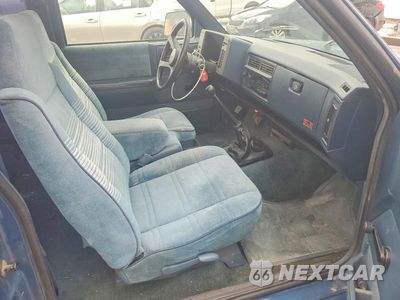 Zdjęcie 10 z 12 samochodu: 1993 GMC SONOMA VIN:1GTCS19R4P8519207 - miniatura