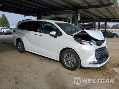 Czwarte zdjęcie samochodu z boku: 2023 TOYOTA SIENNA XLE VIN:5TDJSKFC3PS105554 - miniatura