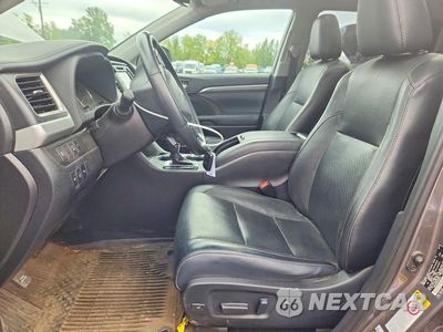 Zdjęcie 7 z 12 samochodu: 2019 TOYOTA HIGHLANDER HYBRID LIMITED PLATINUM VIN:5TDDGRFH3KS062913 - miniatura